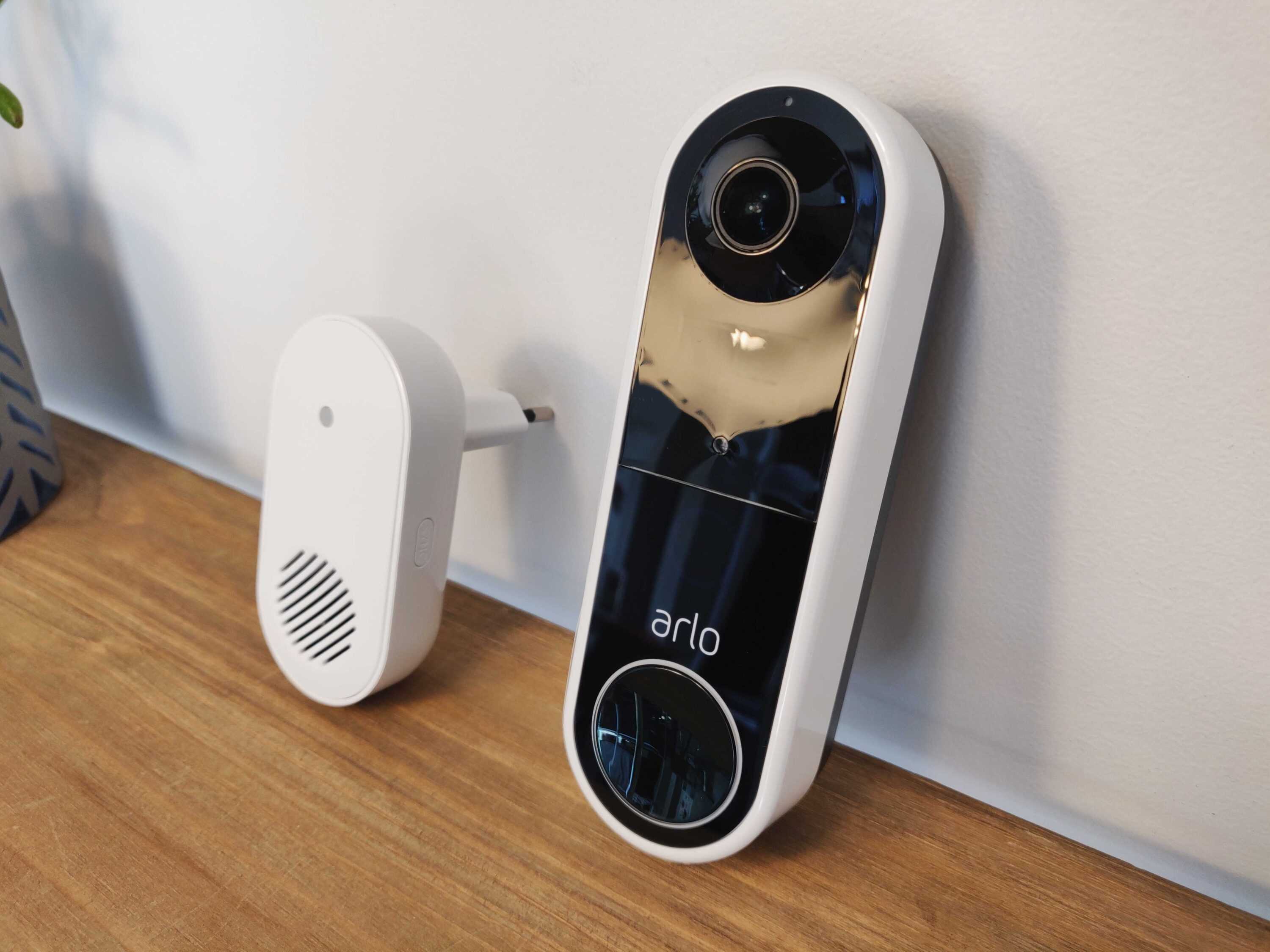 Arlo TEST du kit de sécurité/surveillance (Caméra Ultra 2, Indoor et Sonnette) 26 Arlo Essential Vidéo Doobell Wire Free Chime
