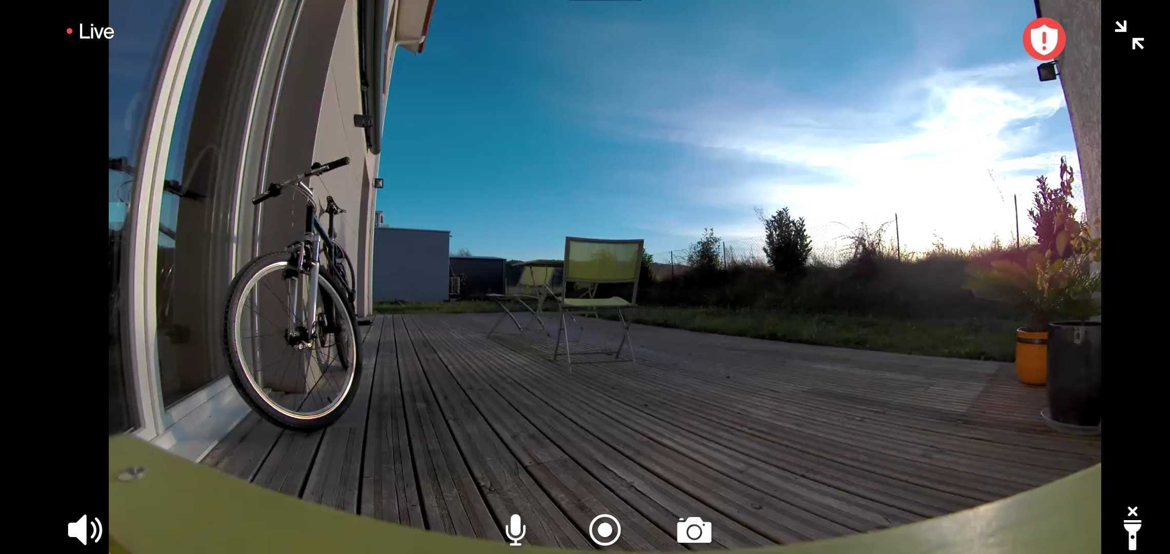 Arlo TEST du kit de sécurité/surveillance (Caméra Ultra 2, Indoor et Sonnette) 76 Arlo Ultra 2 Angle 155°