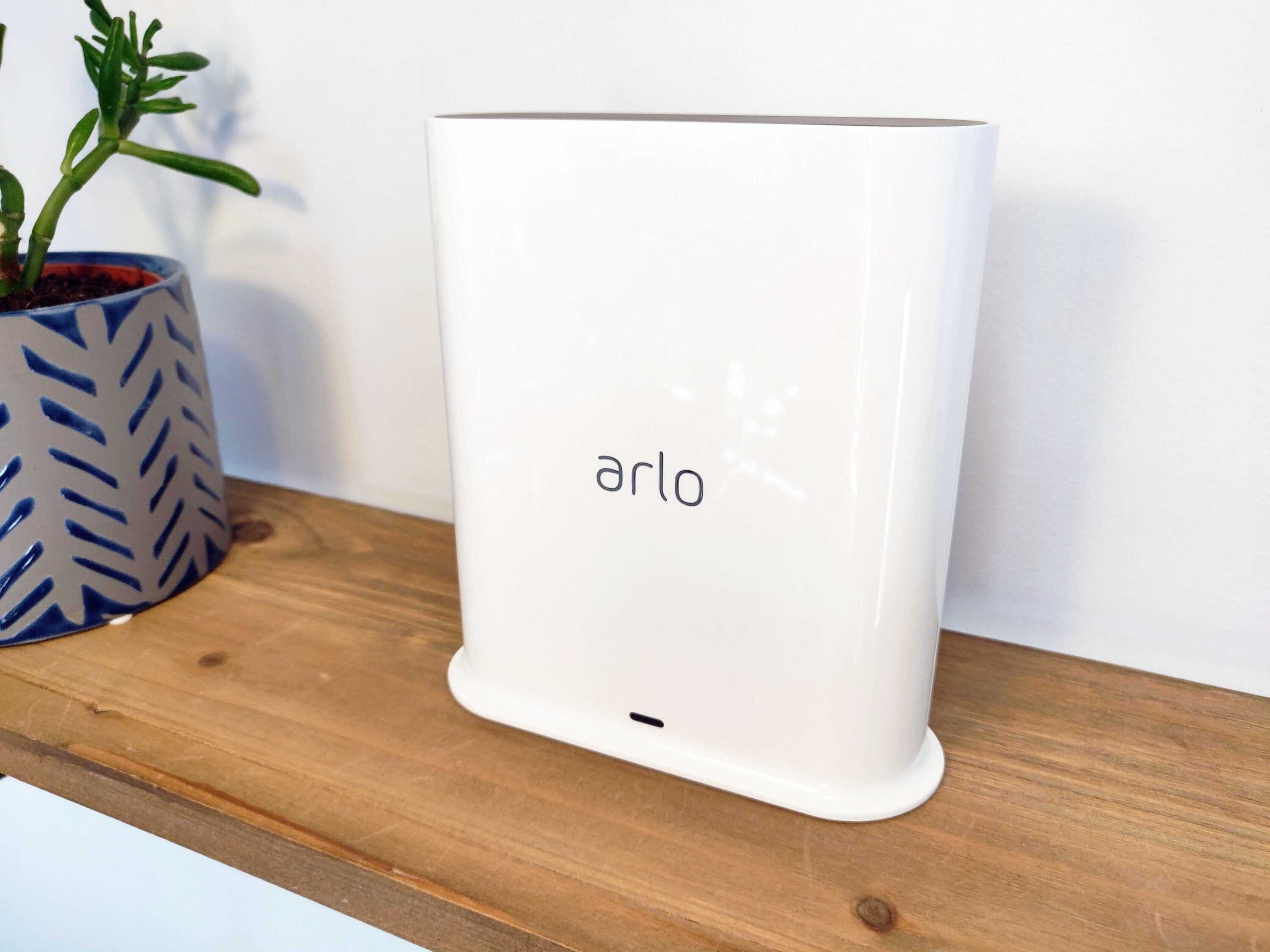Arlo TEST du kit de sécurité/surveillance (Caméra Ultra 2, Indoor et Sonnette) 69 Arlo Ultra 2 Kit Camera Hub