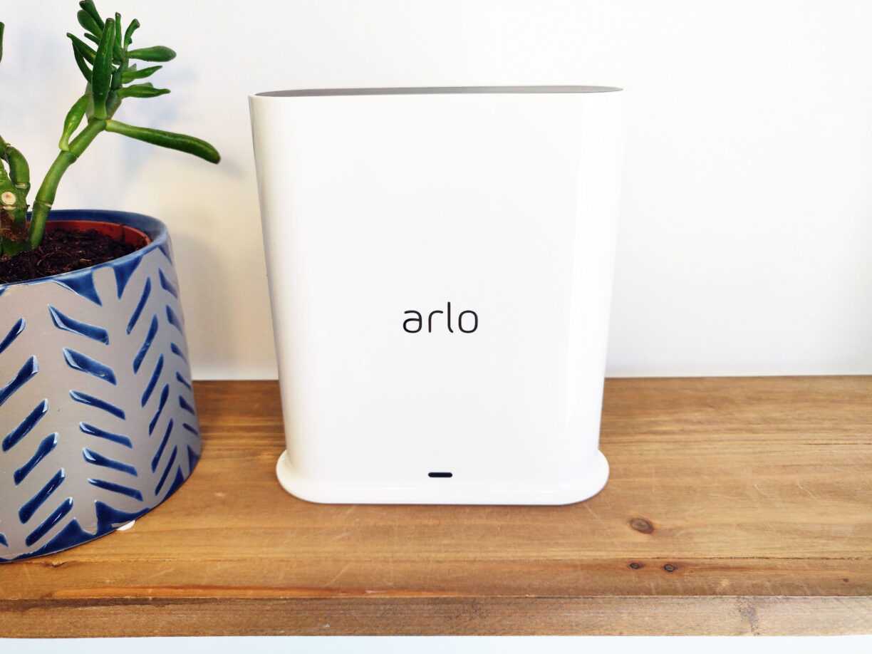 Arlo TEST du kit de sécurité/surveillance (Caméra Ultra 2, Indoor et Sonnette) 70 Arlo Ultra 2 Kit Hub