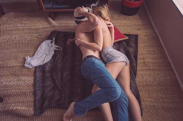 Ces positions sexuelles sont susceptibles de finir à l'hôpital 1 Ces Positions Sexuelles Sont Susceptibles De Finir à L'hôpital