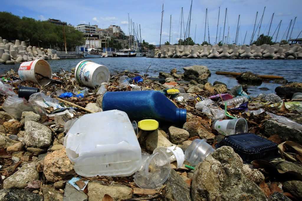 Combien De Déchets Plastiques Flottent Dans La Mer Méditerranée