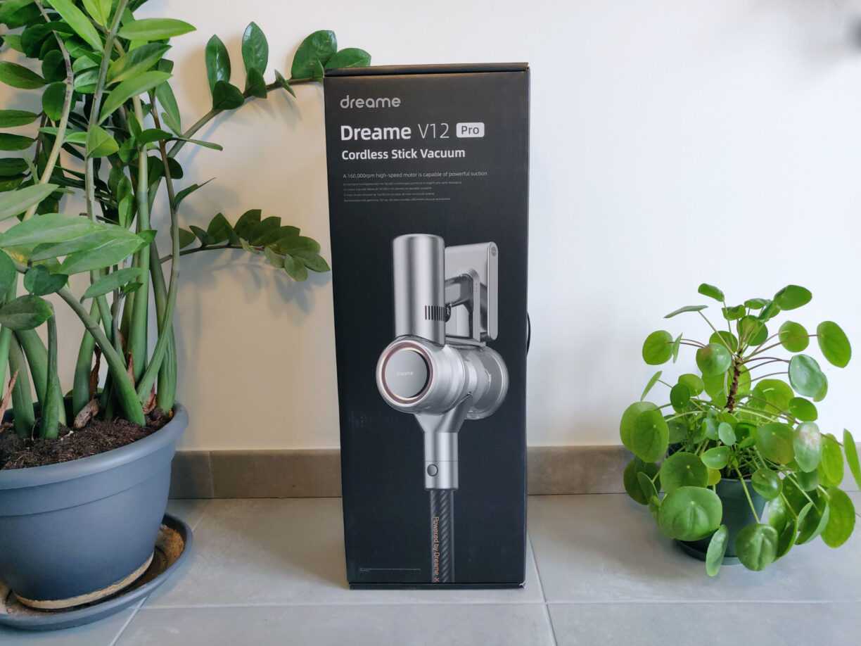 Dreame V12 Pro en Test: Le nouvel aspirateur à main pas cher et parfait ? 3 Dreame V12 Pro Packaging Front