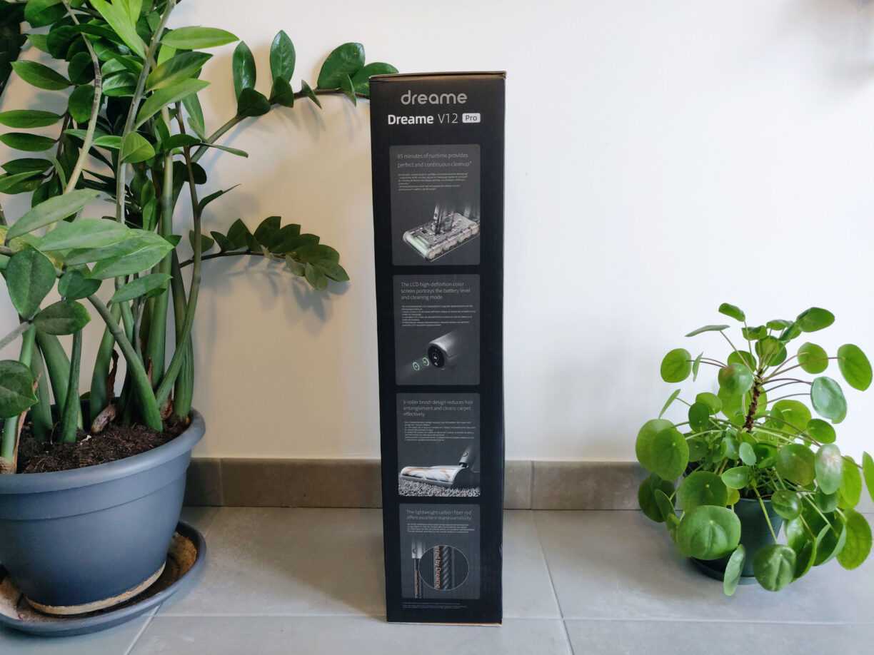 Dreame V12 Pro en Test: Le nouvel aspirateur à main pas cher et parfait ? 4 Dreame V12 Pro Packaging Left