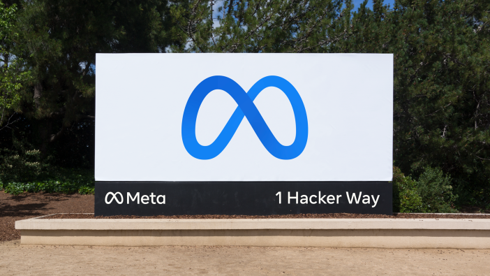 Facebook évolue en Meta 2 Méta-logo chez One Hacker Way