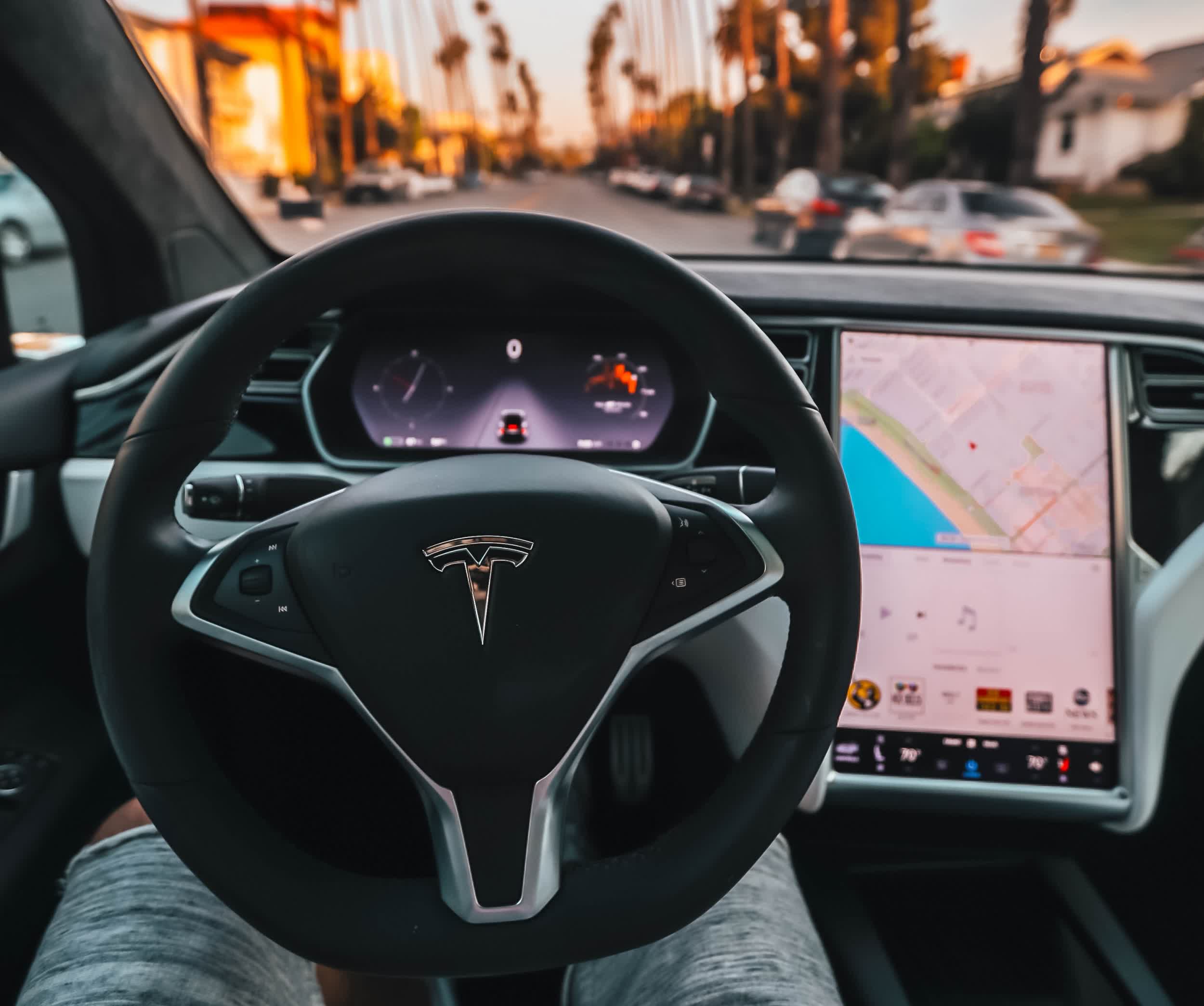 Le mode sentinelle de Tesla aide à attraper les assaillants, conduit à une éventuelle interdiction de la police de Berlin 2 Hertz va electrifier sa flotte de 100 000 Tesla a