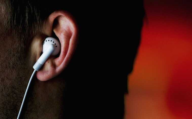 Il y a une raison importante pour laquelle vous devriez retirer les écouteurs et laisser vos oreilles respirer 1 Il Y A Une Raison Importante Pour Laquelle Vous Devriez