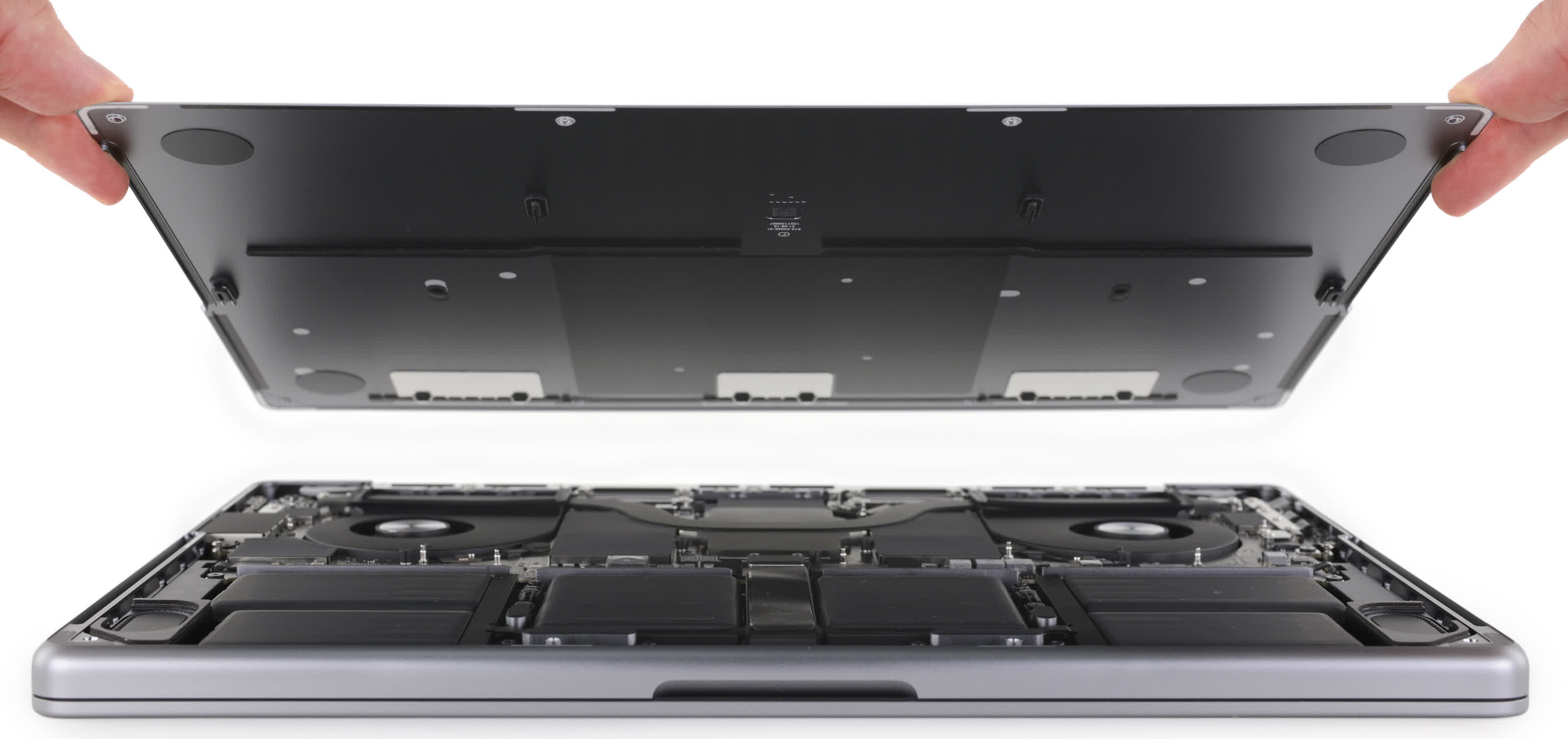 Le démontage du MacBook Pro 2021 révèle une plus grande modularité, le clavier toujours difficile à remplacer 2 Le demontage du MacBook Pro 2021 revele une plus grande