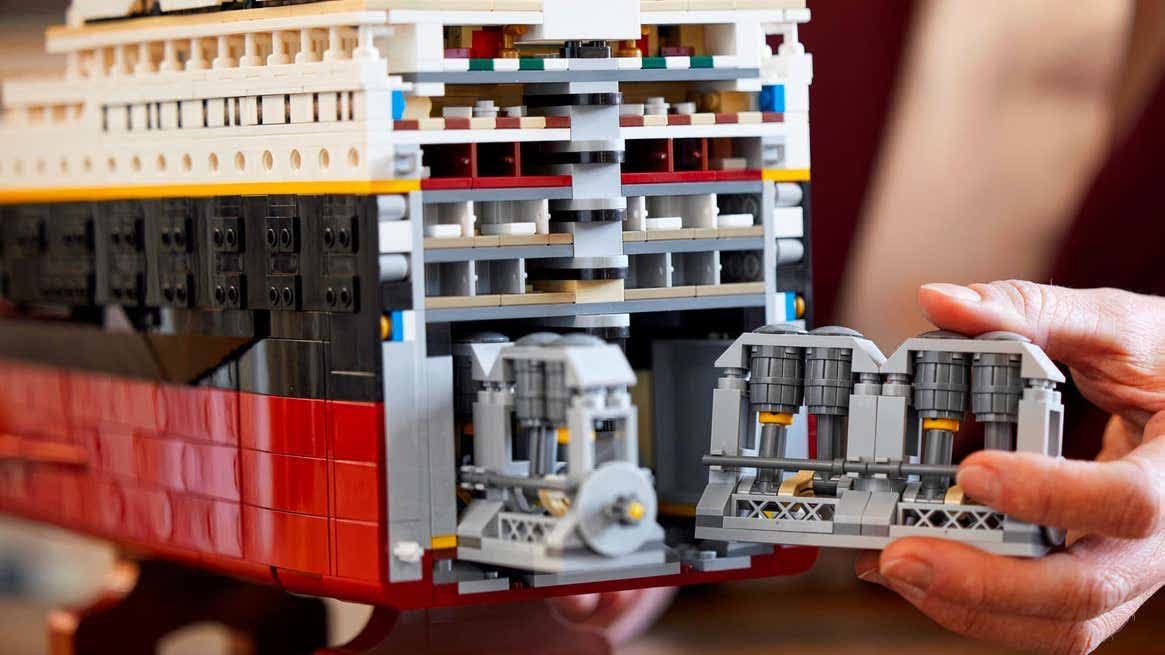 Lego dévoile son plus grand ensemble : le HMS Titanic de 9 090 pièces 2 Lego devoile son plus grand ensemble le HMS Titanic