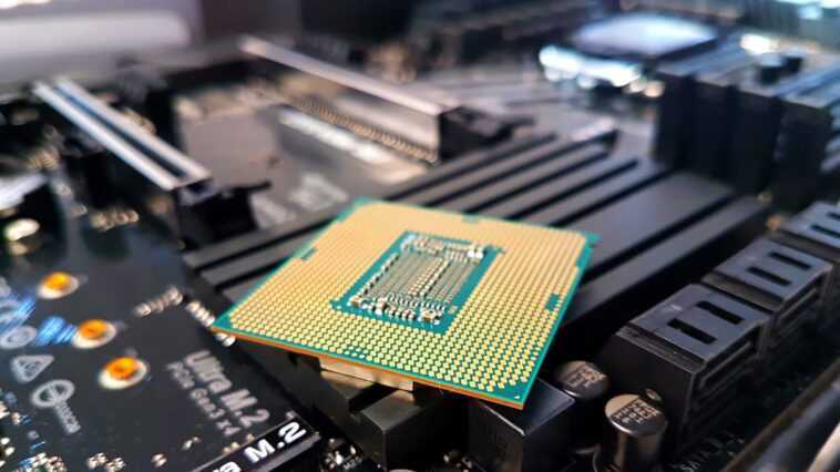 Des fuites révèlent la carte mère Wi-Fi de jeu Asus ROG Strix Z690-I avec une conception de carte empilée 1 Des Fuites Révèlent La Carte Mère Wi Fi De Jeu Asus