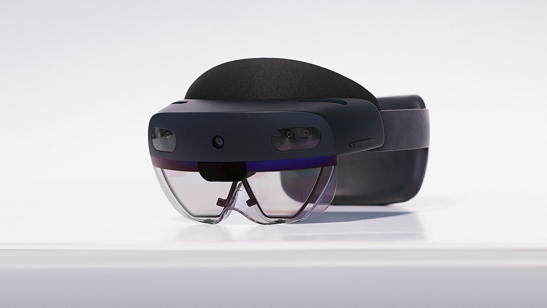 Mercedes-Benz et Microsoft HoloLens 2 montrent l'impact de la réalité augmentée dans l'espace automobile 2 Mercedes Benz et Microsoft HoloLens 2 montrent limpact de la realite