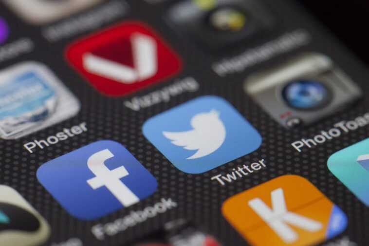 Twitter ajoute un bouton de recherche de profil à l'application iOS pour trouver facilement les tweets d'utilisateurs spécifiques 1 Twitter Ajoute Un Bouton De Recherche De Profil à L'application
