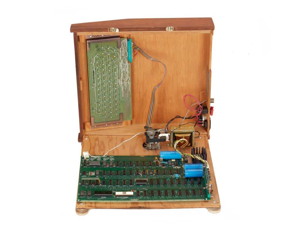 Un ordinateur Apple-1 en état de marche se vend 400 000 $ aux enchères 3 1636550288 572 Un ordinateur Apple 1 en etat de marche se vend 400