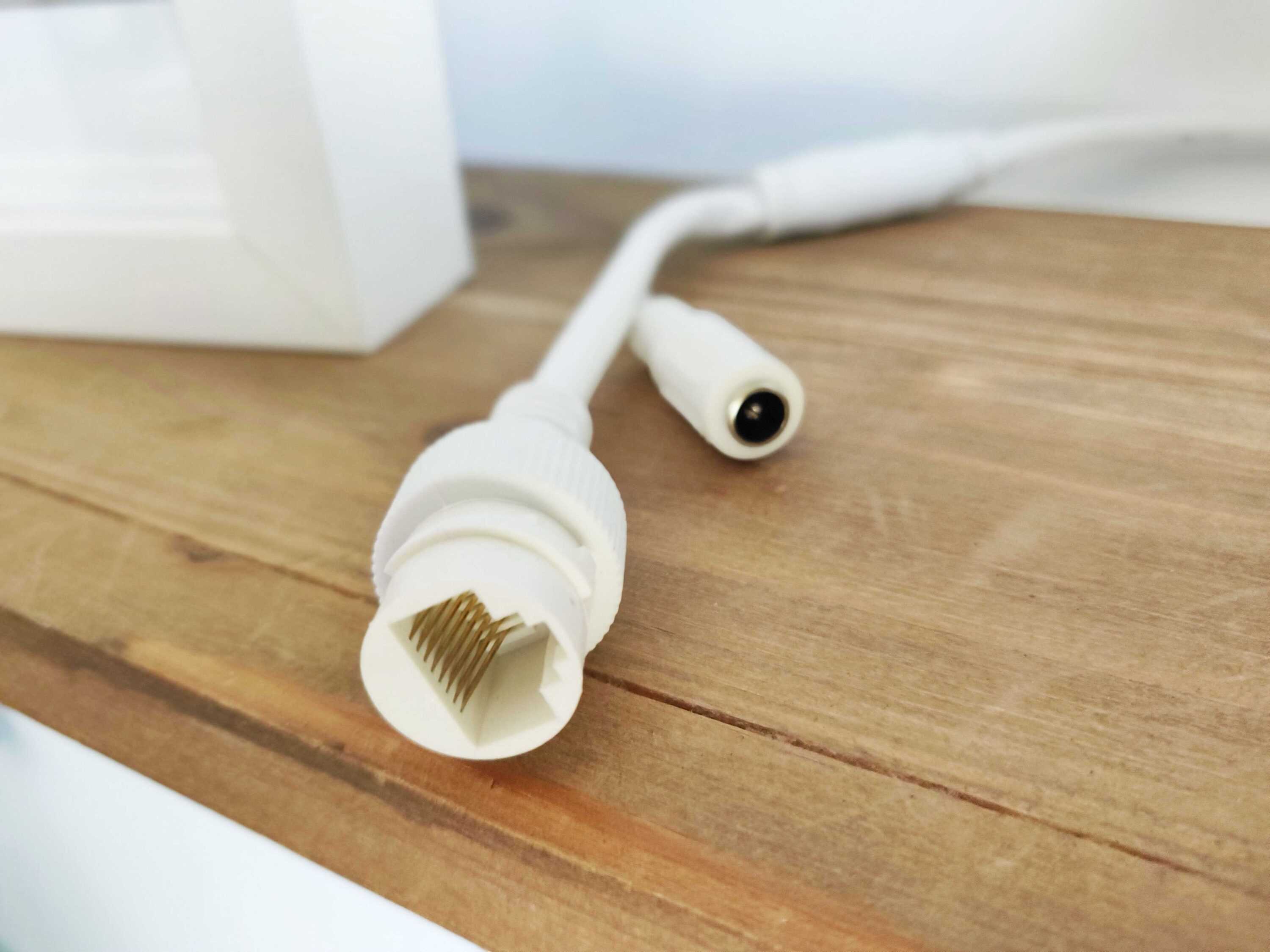 ANNKE C800 en TEST: La caméra de surveillance 4K PoE pas chère 10 Annke C800 Embout Cable Alimentation Ethernet