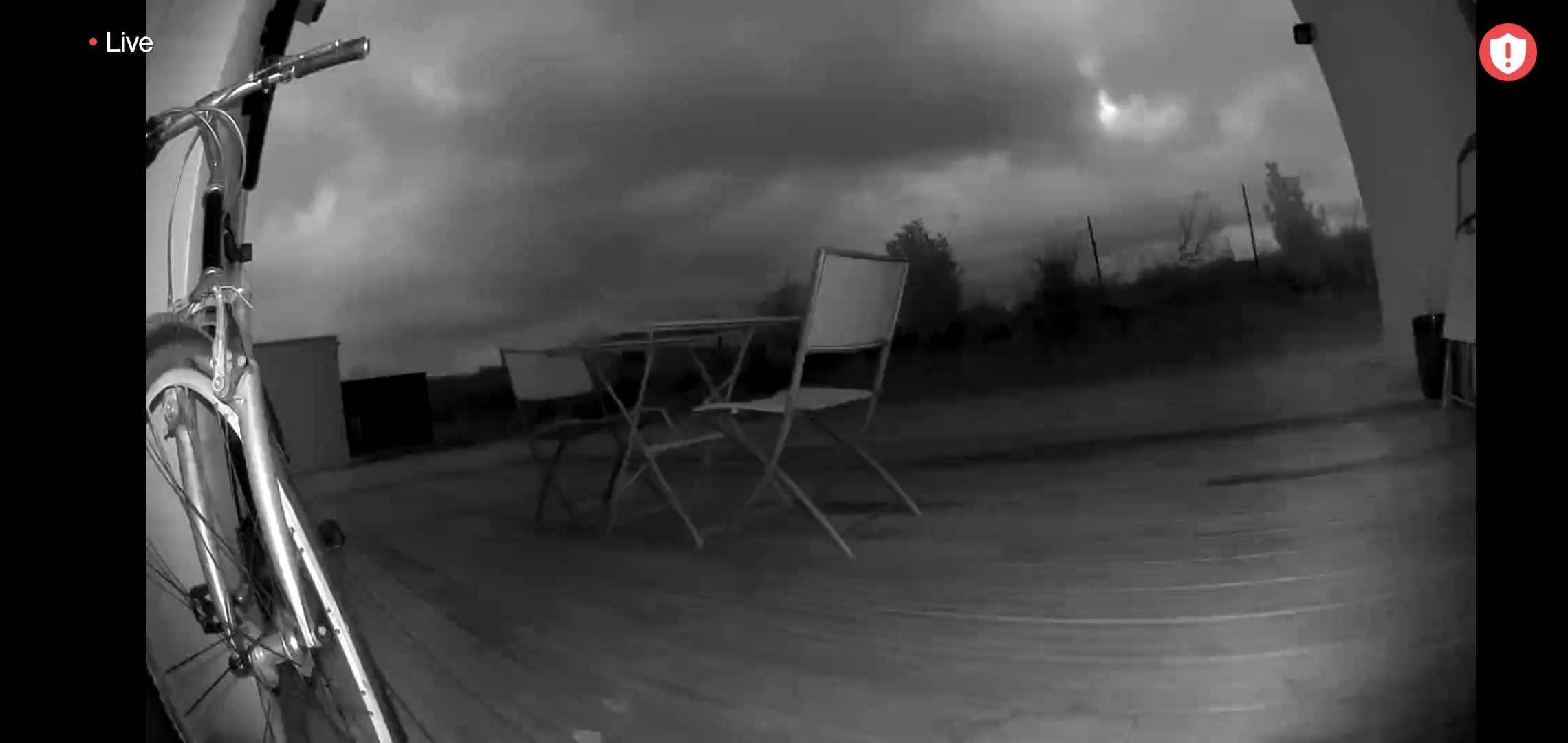 Arlo Pro 3 Floodlight, la caméra de sécurité avec projecteur en TEST 50 Arlo Pro 3 Floodlight de nuit