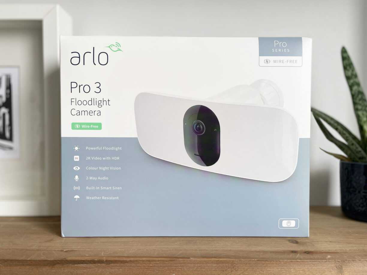 Arlo Pro 3 Floodlight, la caméra de sécurité avec projecteur en TEST 3 Arlo Pro 3 Floodlight Box Boite
