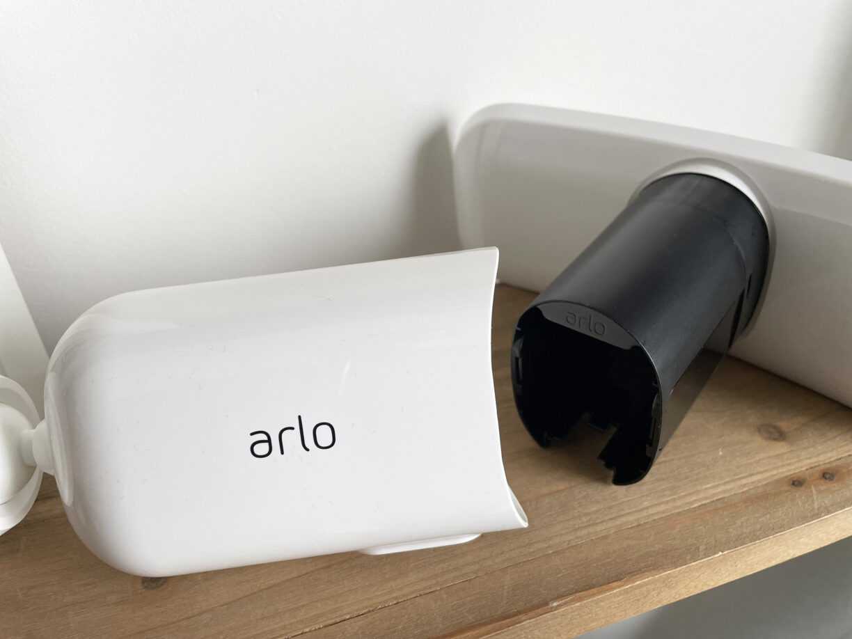 Arlo Pro 3 Floodlight, la caméra de sécurité avec projecteur en TEST 9 Arlo Pro 3 Floodlight Ouvert 2