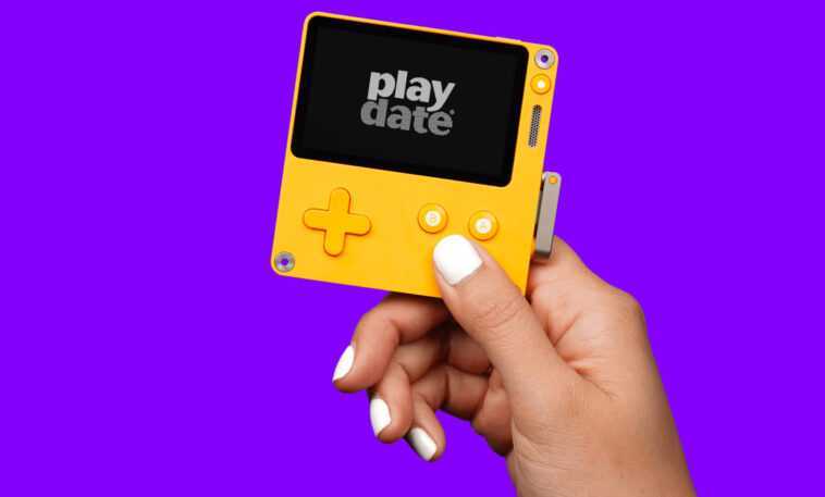 La panique retarde l'ordinateur de poche Playdate jusqu'en 2022 à cause de batteries défectueuses 1 La Panique Retarde L'ordinateur De Poche Playdate Jusqu'en 2022 à