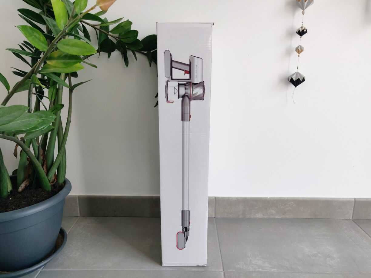 Redroad V17 en TEST: Que vaut ce nouvel aspirateur balai/à main ? 4 Redroad V17 Boite Box Gauche Left