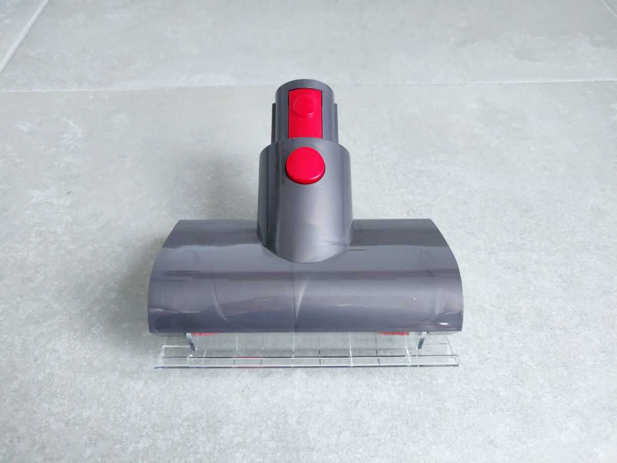 Redroad V17 en TEST: Que vaut ce nouvel aspirateur balai/à main ? 11 Redroad V17 Brosse Motorise