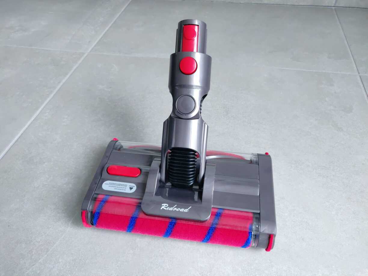 Redroad V17 en TEST: Que vaut ce nouvel aspirateur balai/à main ? 8 Redroad V17 Brosse Principale
