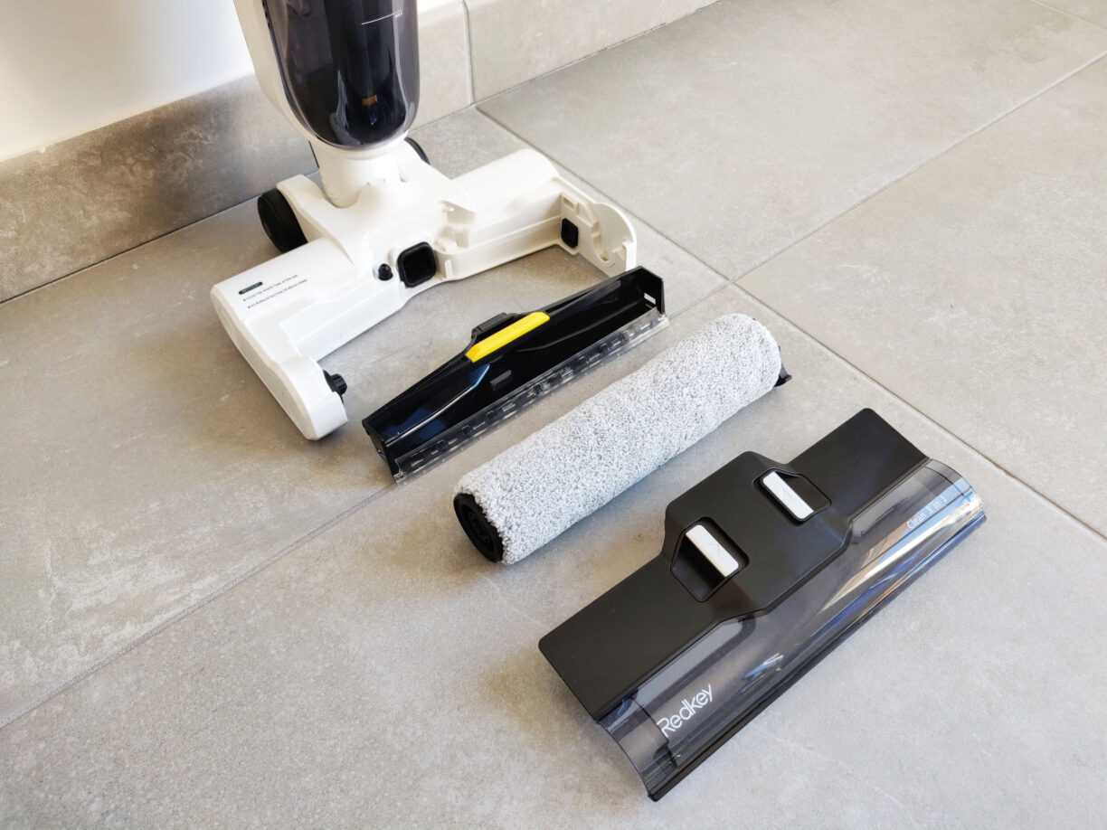 Redkey W12 en TEST: L'aspirateur balai serpillière 3 en 1 26 Redkey W12 Brosse 5