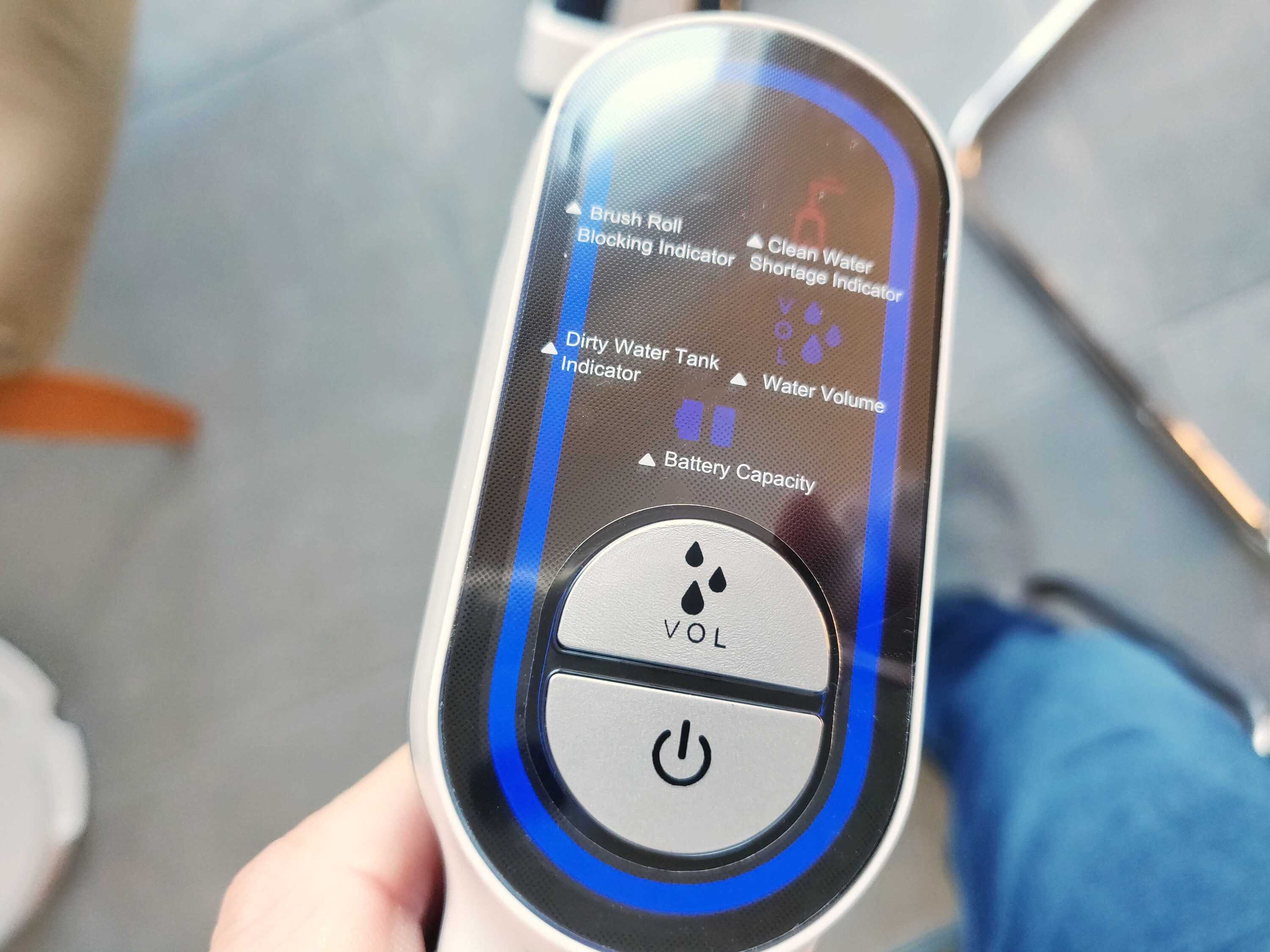 Redkey W12 en TEST: L'aspirateur balai serpillière 3 en 1 21 Redkey W12 Commande On Allume