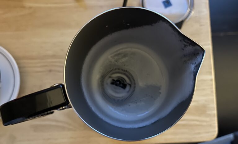 1639900628 411 Nespresso Aeroccino 4 dans le test plus de mousse