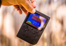 Logan Paul A Fait Une Table En Résine Game Boy