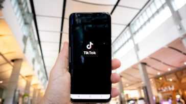 Les Vidéos Tiktok Apparaîtront Bientôt Dans Les Aéroports, Les Hôtels