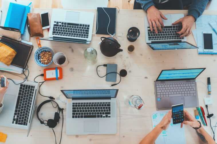 Les expéditions mondiales de PC ont atteint 341 millions d'unités l'année dernière, le total le plus élevé depuis 2012 1 Les Expéditions Mondiales De Pc Ont Atteint 341 Millions D'unités