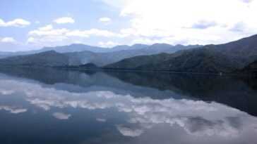 En Afrique, Il Y A Un "lac Tueur" Qui Ressemble