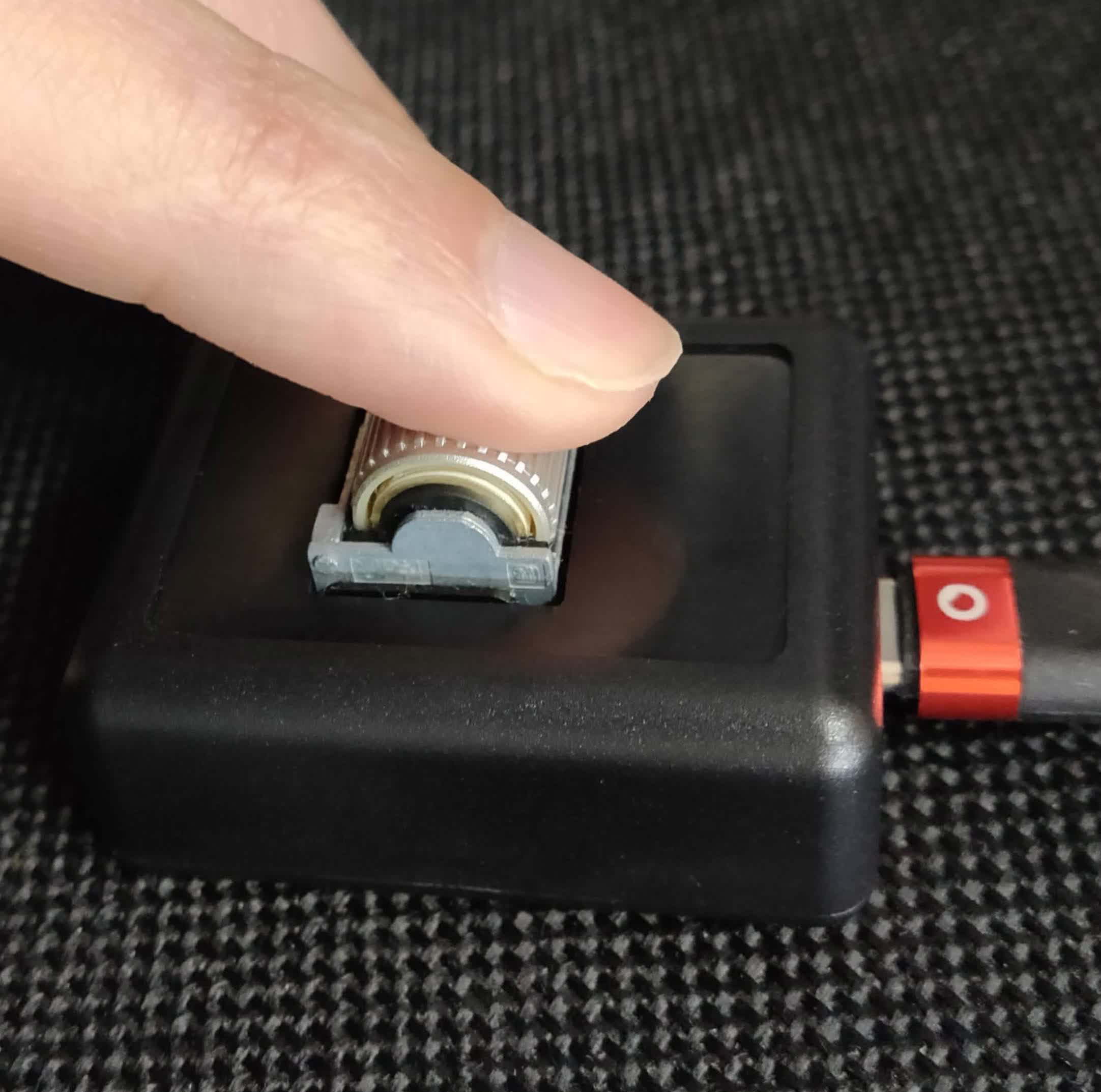 Jetez un œil à cette petite molette de souris que vous pouvez utiliser avec votre pied 2 Jetez un oeil a cette petite molette de souris que
