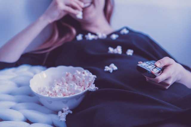 Regarder trop la télévision augmente considérablement le risque de développer des caillots sanguins 1 Regarder Trop La Télévision Augmente Considérablement Le Risque De Développer