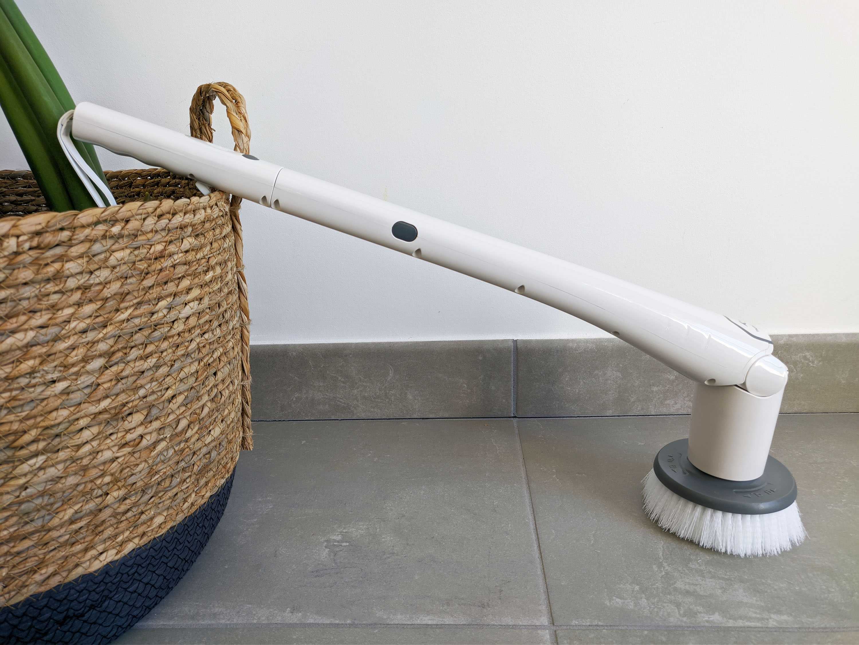 Tilswall QXJ-M1: TEST de la brosse de nettoyage électrique sans fil 14 Tilswall Qxj M1 Brosse Nettoyage Electrique Sans Fil Angle 90