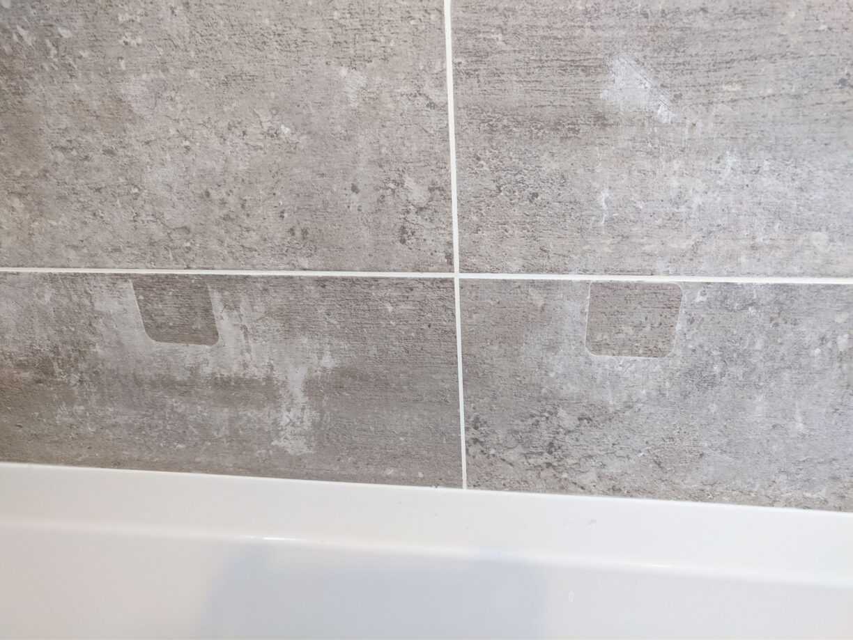 Tilswall QXJ-M1: TEST de la brosse de nettoyage électrique sans fil 24 Tilswall Qxj M1 Brosse Nettoyage Electrique Sans Fil Carrelage Salle De Bain Calcaire Après