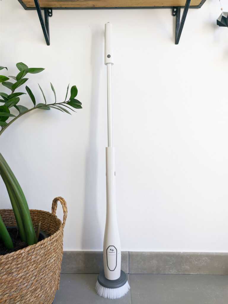 Tilswall QXJ-M1: TEST de la brosse de nettoyage électrique sans fil 8 Tilswall Qxj M1 Brosse Nettoyage Electrique Sans Fil Charge Deplie