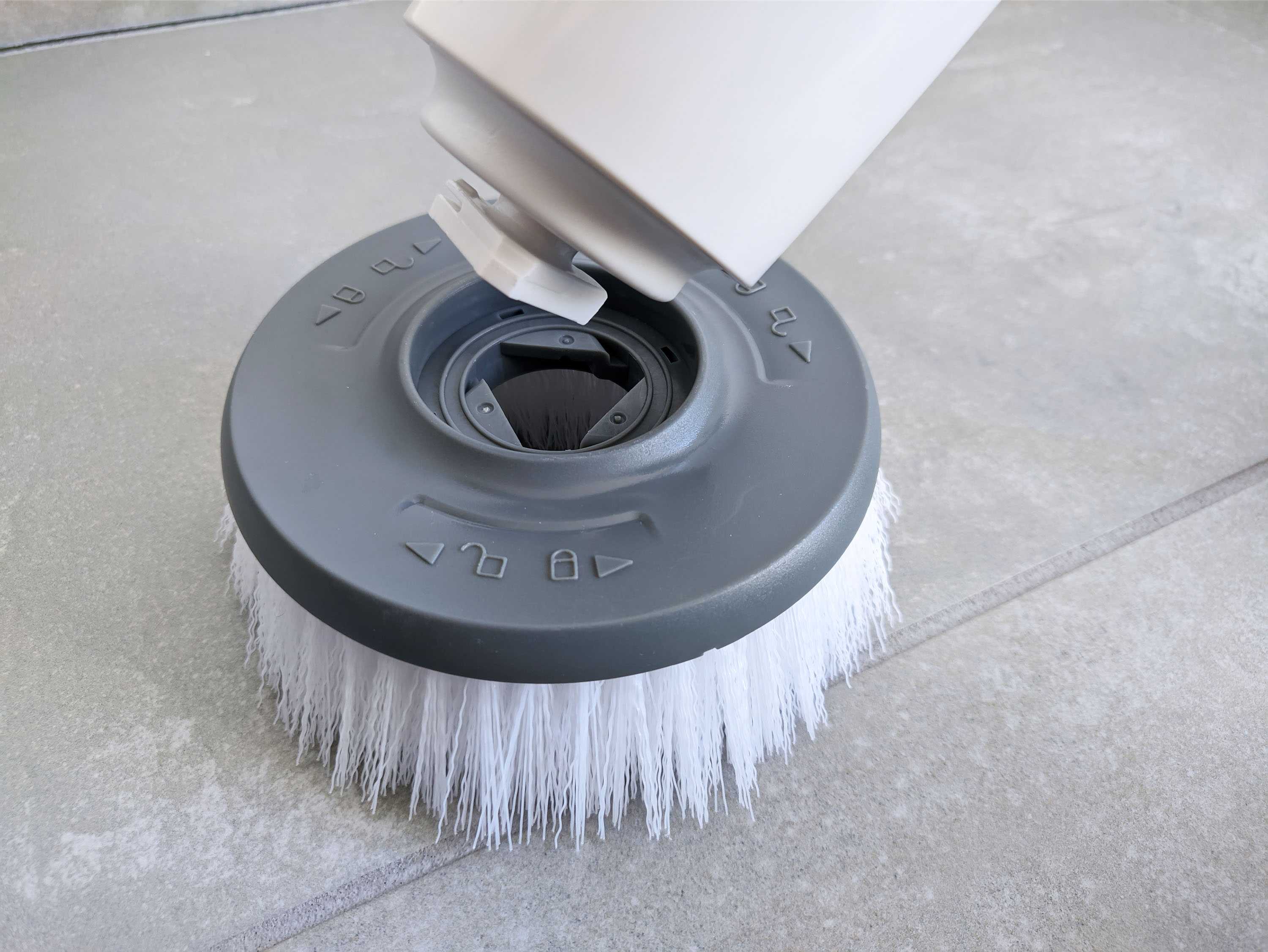 Tilswall QXJ-M1: TEST de la brosse de nettoyage électrique sans fil 15 Tilswall Qxj M1 Brosse Nettoyage Electrique Sans Fil Enclenchement Brosse