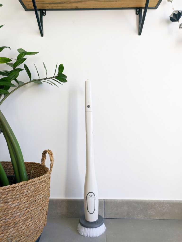 Tilswall QXJ-M1: TEST de la brosse de nettoyage électrique sans fil 7 Tilswall Qxj M1 Brosse Nettoyage Electrique Sans Fil Replie
