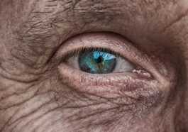 Un Homme N'a Pas Pu Fermer Les Yeux Pendant 3