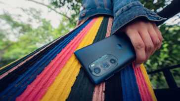 Le Nouveau Edge + De Motorola Contient Toutes Les Cloches