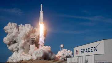 Elon Musk Dit Que Spacex Pourrait Empêcher L'iss De S'écraser