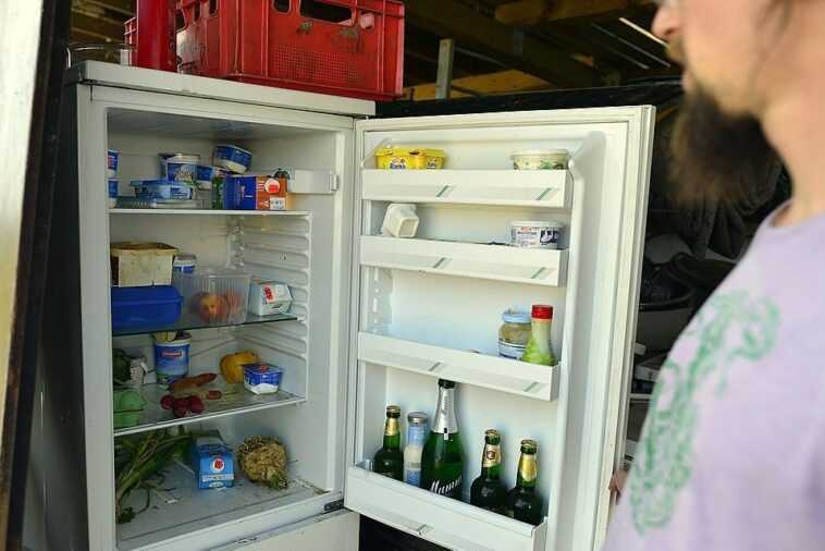 Il mange les restes de nourriture du frigo : un étudiant est amputé des deux jambes 1 Il Mange Les Restes De Nourriture Du Frigo : Un