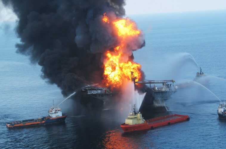 La lumière du soleil aurait détruit jusqu'à 17% du pétrole libéré par la catastrophe de Deepwater Horizon 1 La Lumière Du Soleil Aurait Détruit Jusqu'à 17% Du Pétrole
