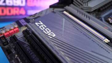 Le Détaillant Allemand Voit Les Revenus Des Cartes Mères D'intel
