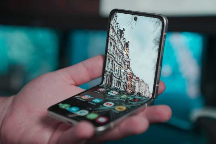Les expéditions de smartphones pliables devraient atteindre 27,6 millions d'unités en 2025 1 Les Expéditions De Smartphones Pliables Devraient Atteindre 27,6 Millions D'unités