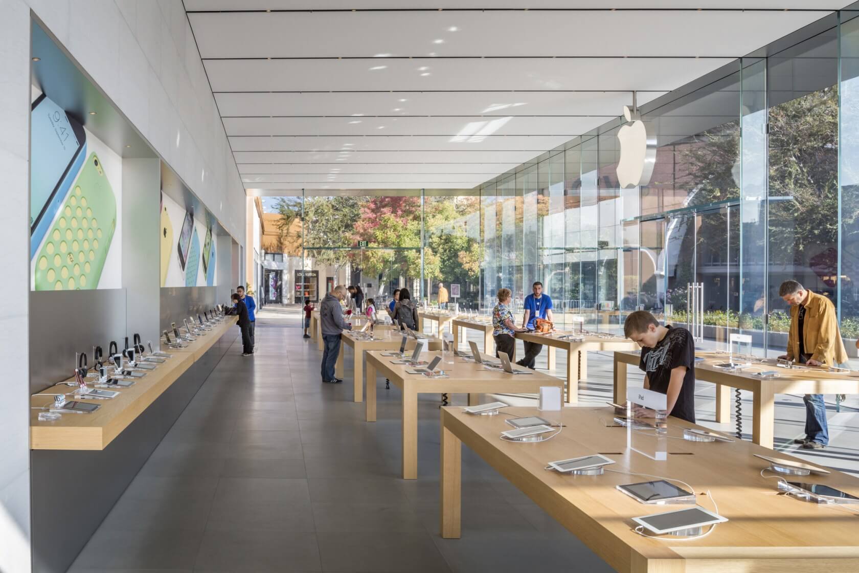 L'homme qui a escroqué Apple d'un million de dollars d'iPhones écope d'une peine de 26 mois 2 Lhomme qui a escroque Apple dun million de dollars diPhones