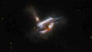 L'image D'une Collision Entre Trois Galaxies Est Le Nouveau Chef D'œuvre