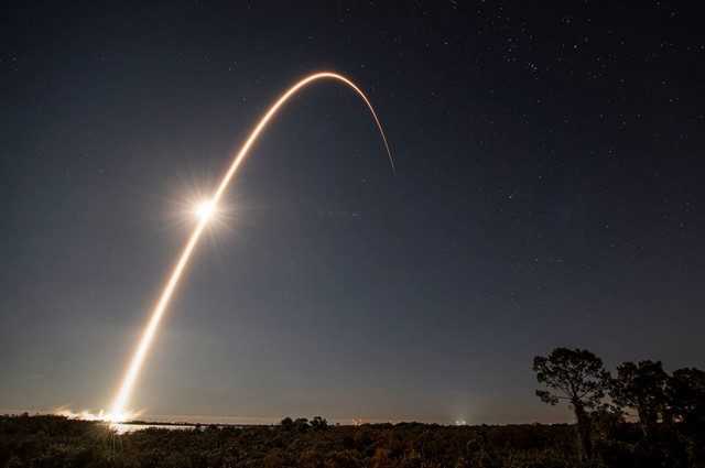 Une tempête géomagnétique a frappé et détruit 40 satellites du projet Starlink d'Elon Musk 1 Une Tempête Géomagnétique A Frappé Et Détruit 40 Satellites Du