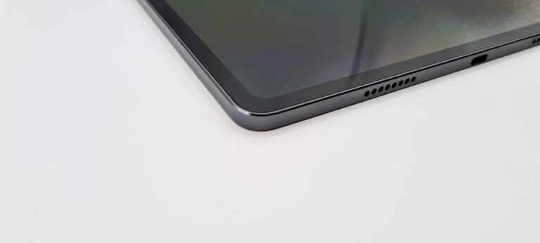 Test de la Lenovo Tab P12 Pro : belle et solide tablette pour les loisirs et le travail 5 Et le design est vraiment très attrayant. (Photo: Netcost)